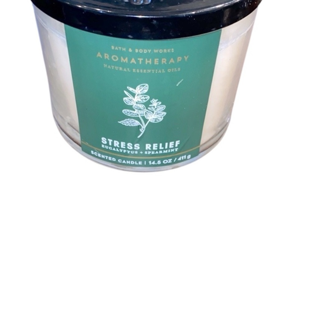 BATH AND BODY WORKS stress relief 3 wick candle eucalyptus & spearmint